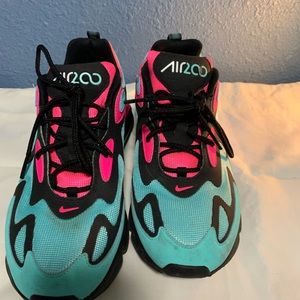 Nike Air Max 200 South Beach
Size 10